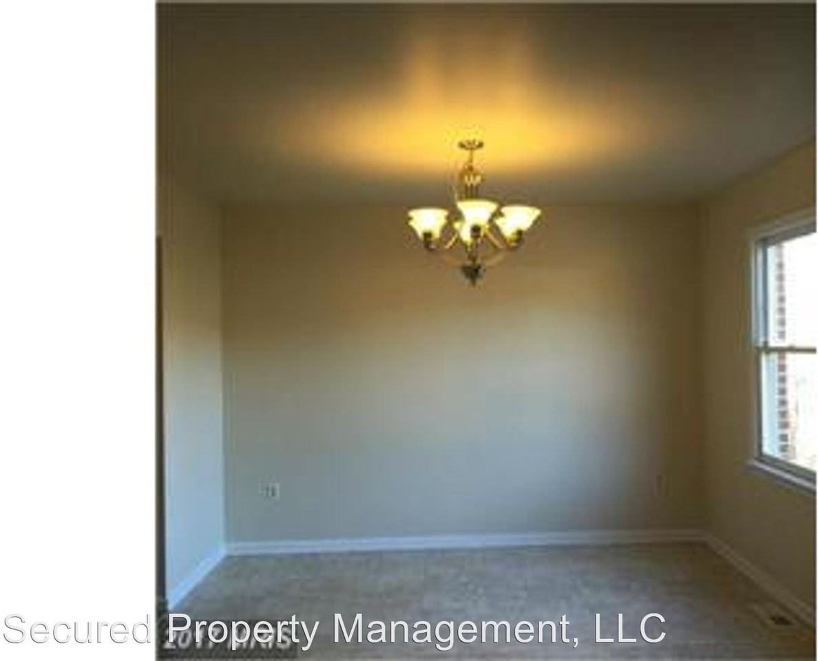 100 Lyndale Ct. - Photo 2 of 5