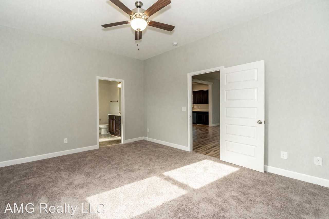 307 West 1st Street - Photo 2 of 32