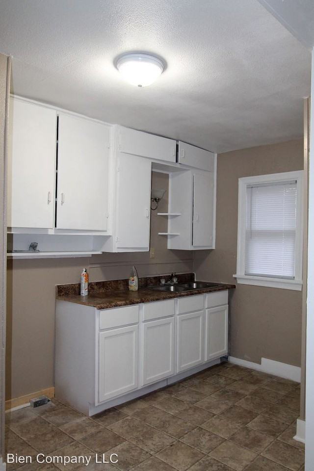 315 S Park Ln - Photo 3 of 10