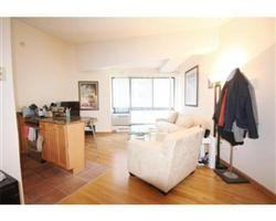 12 Stoneholm St #142