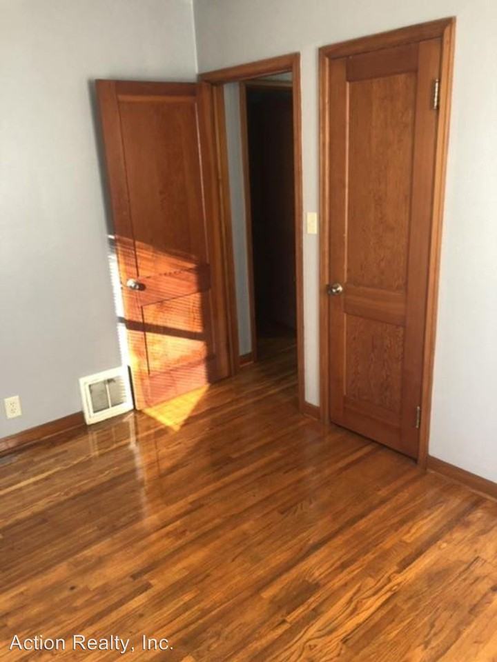 123 3rd Ave N - Photo 2 of 8