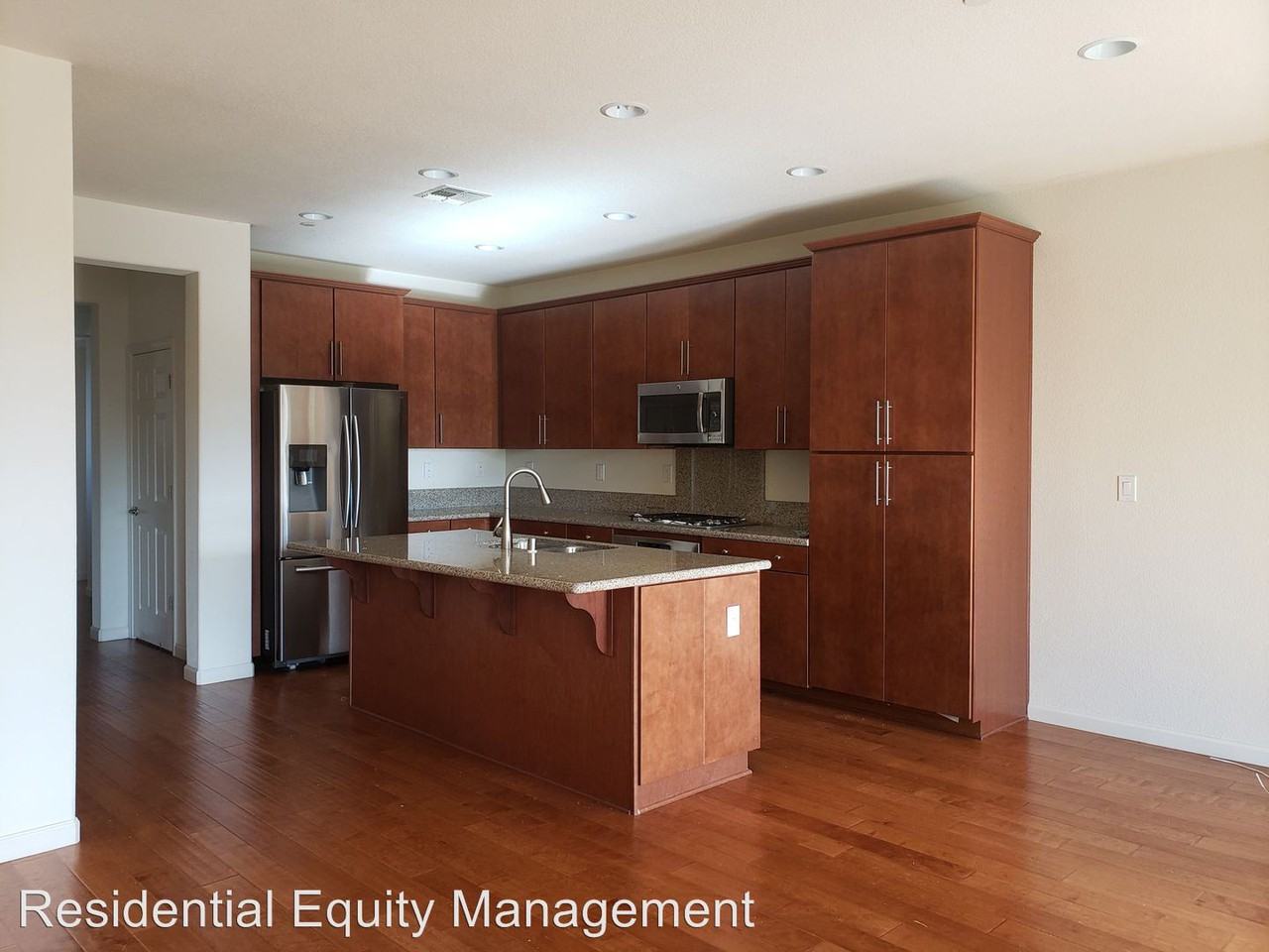 105 Dowd Court - Photo 2 of 19