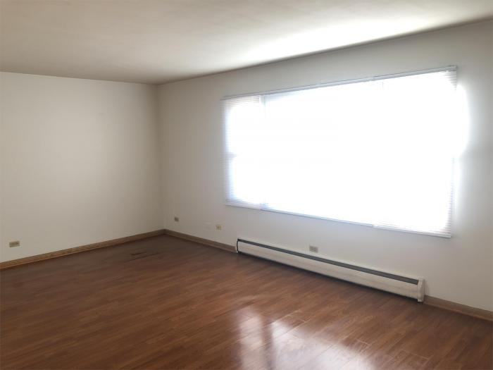 345 Silver St - 1 - Photo 2 of 10