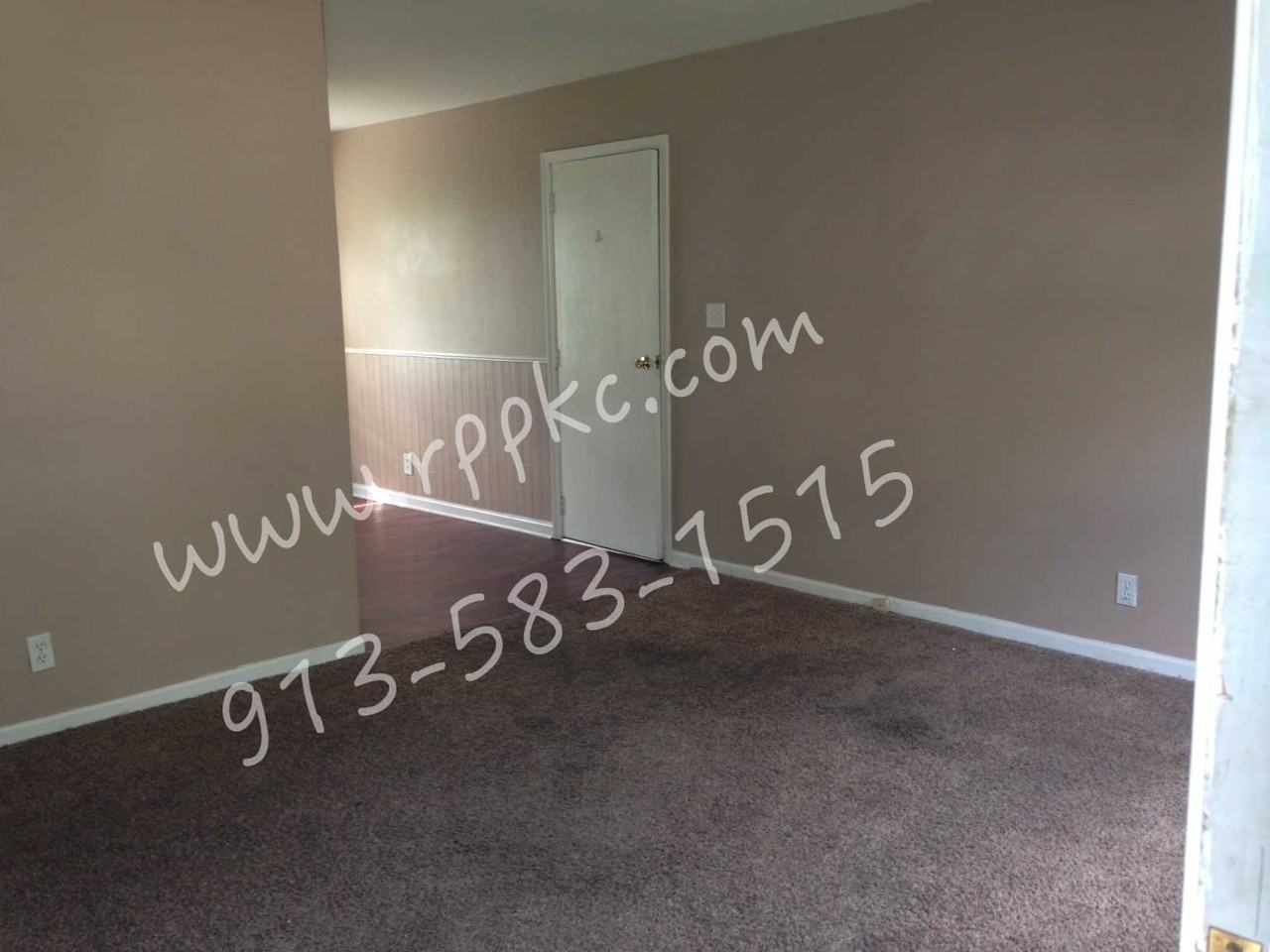 1206 N Redwood Dr - Photo 3 of 7