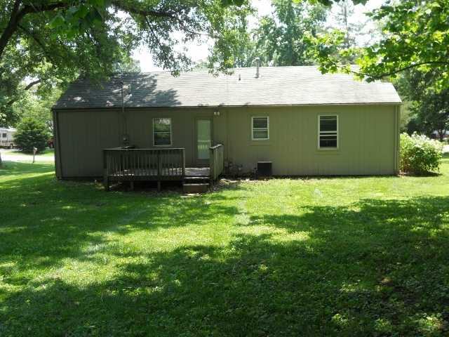 2300 Ne Pence Ave - Photo 2 of 11