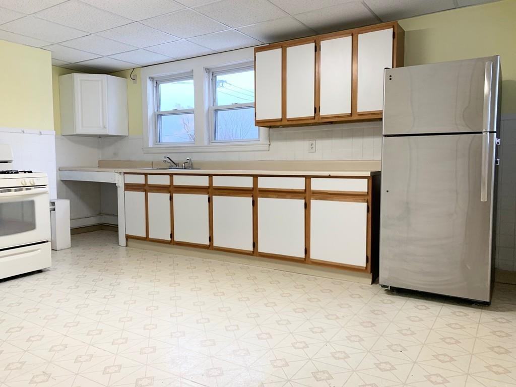 986 Main St. Unit 2 - Photo 2 of 11