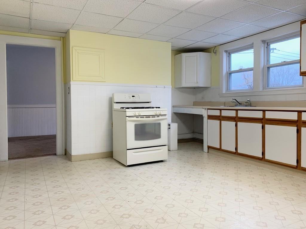 986 Main St. Unit 2 - Photo 3 of 11