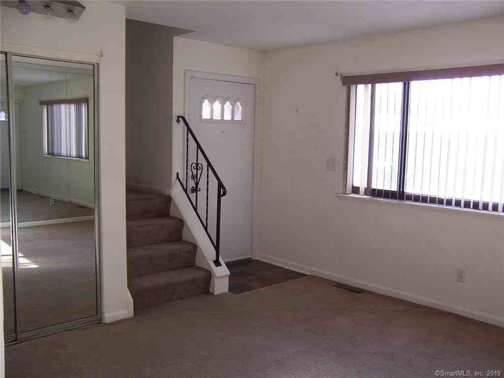 65 Orangewood West - Photo 3 of 14