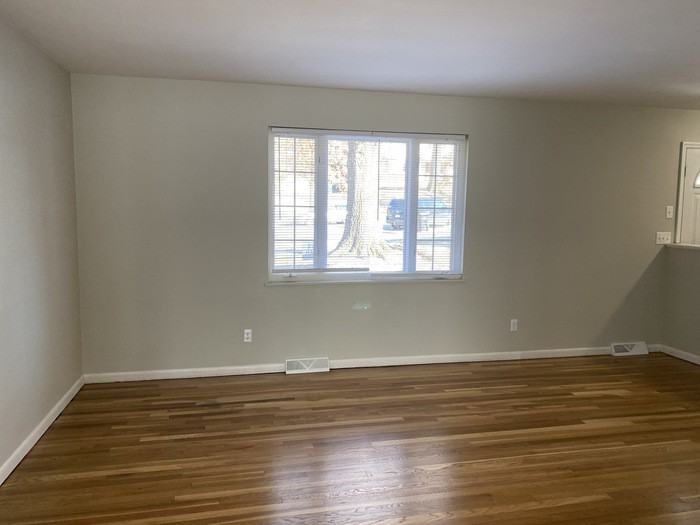 2431 Whitewood Lane - Photo 3 of 18