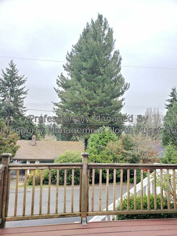 9209 17th Ave Ne - Photo 2 of 21