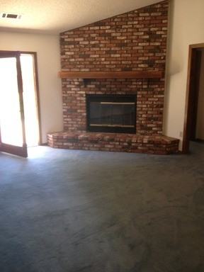 925 Harrison Dr - Photo 3 of 6