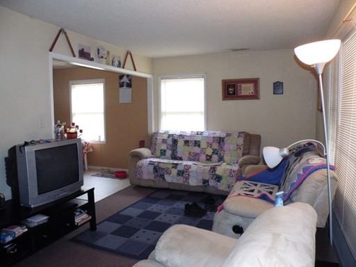 310 W Hayes St - Photo 2 of 5