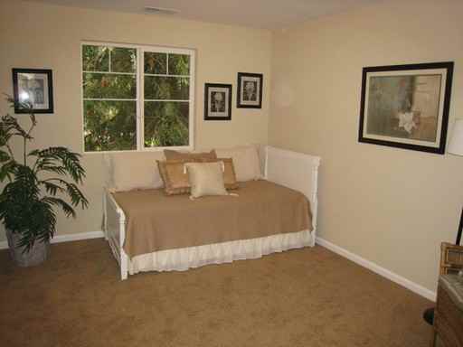 208 S A St - Photo 2 of 6