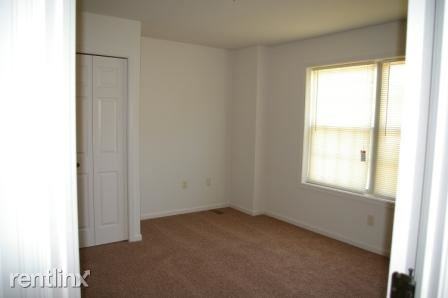 192 Ammon Ave - Photo 2 of 11