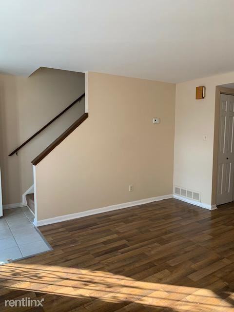 1226 E Madison St - Photo 2 of 16