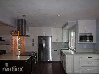 1340 Pietro Dr - Photo 3 of 16