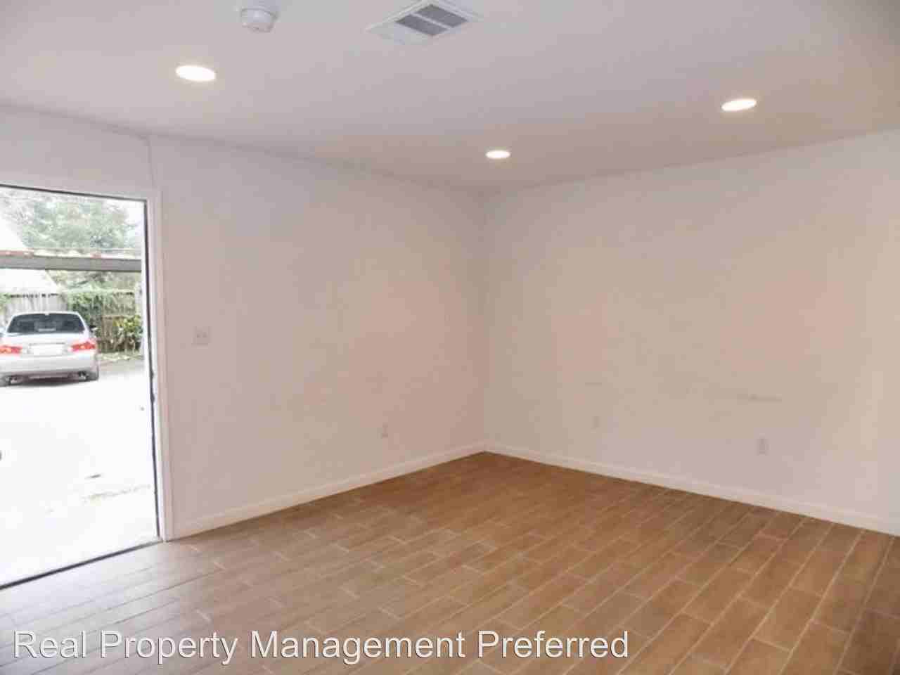 12068 Beechnut St - Photo 3 of 10