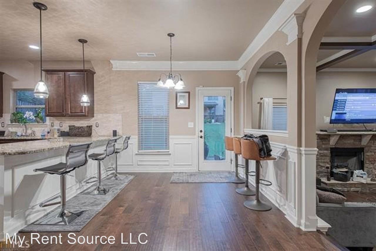 8746 Pueet Dr - Photo 2 of 32