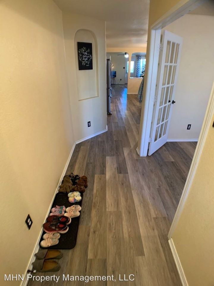 7460 Paraiso Pt - Photo 3 of 25
