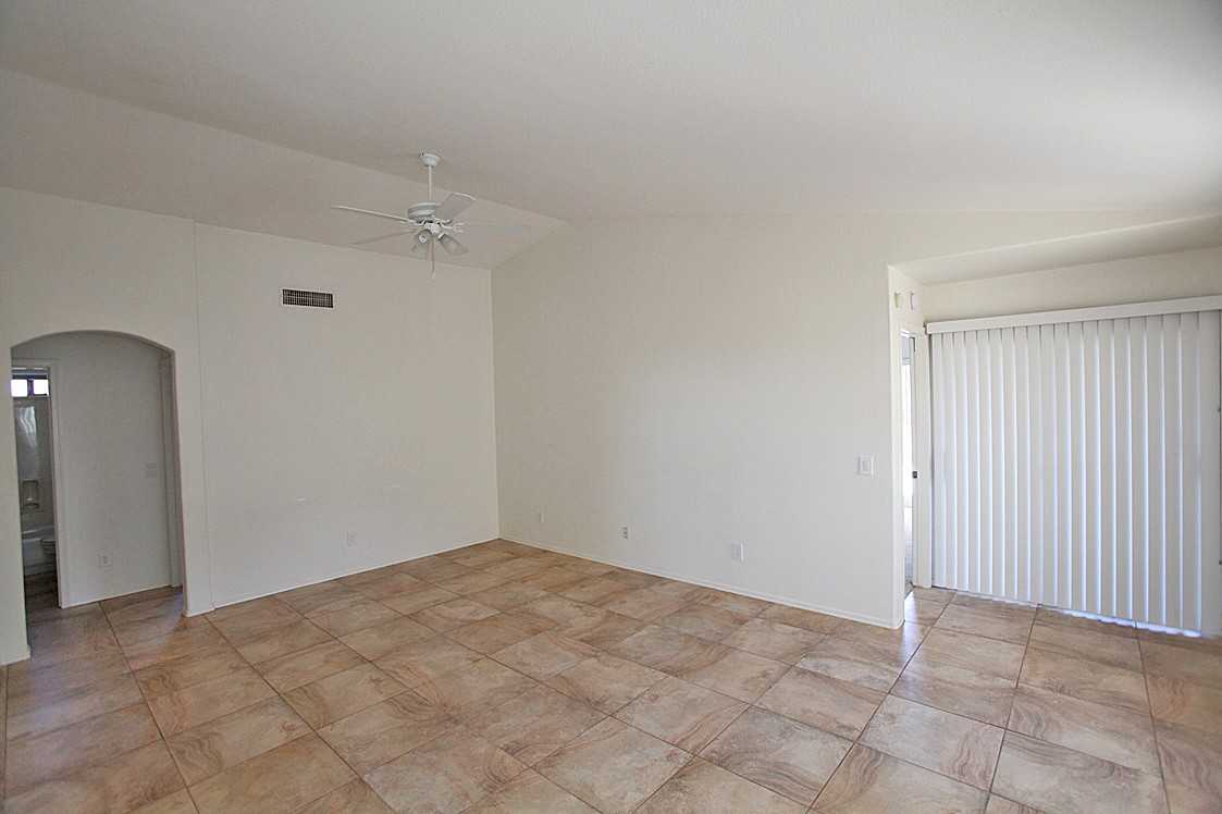 6504 W Saddlehorn Rd - Photo 2 of 20
