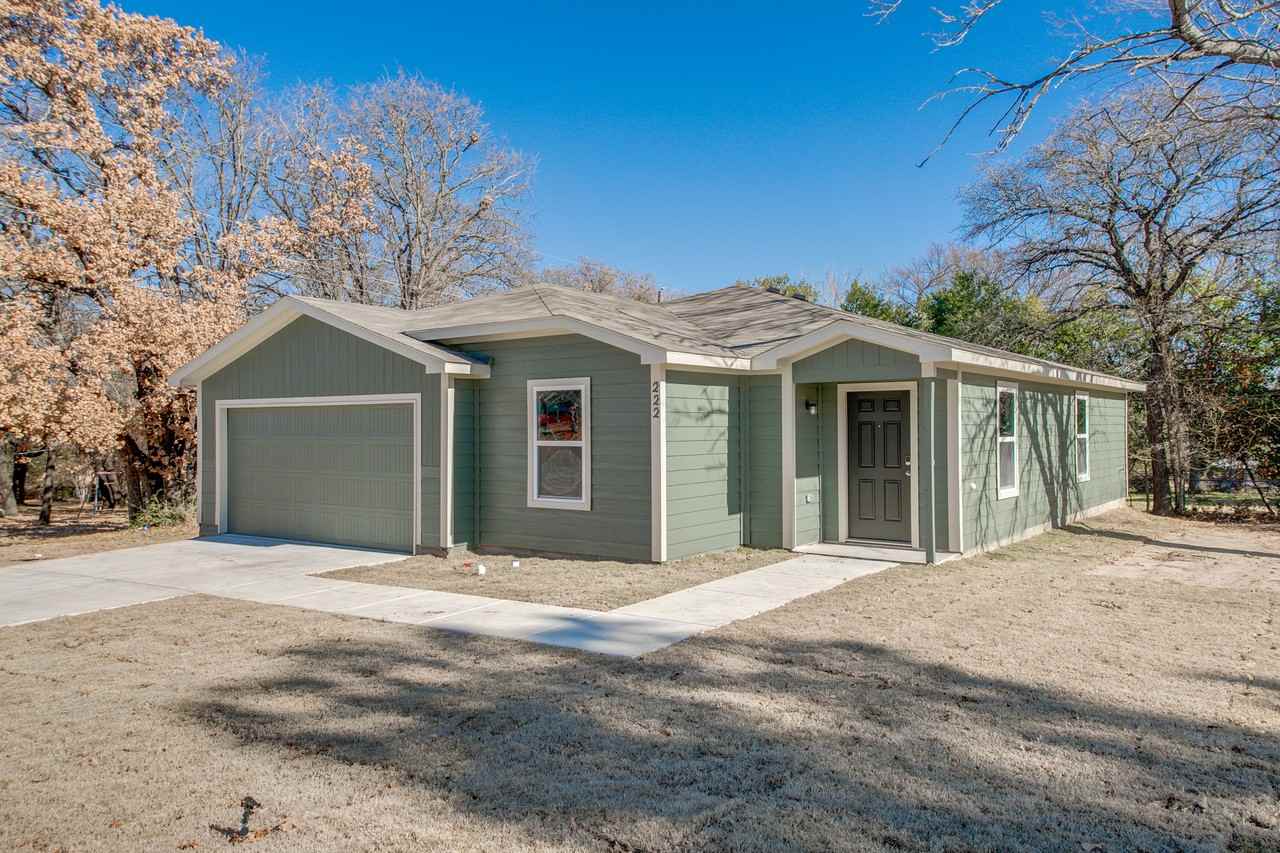 222 School St - Photo 2 of 17