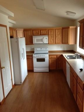 706 4th St - Photo 2 of 4