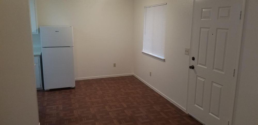 1529 Willis Street - 5 - Photo 3 of 8