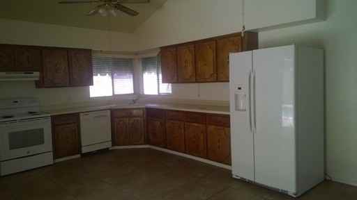 1341 W 17th Pl - Photo 2 of 12