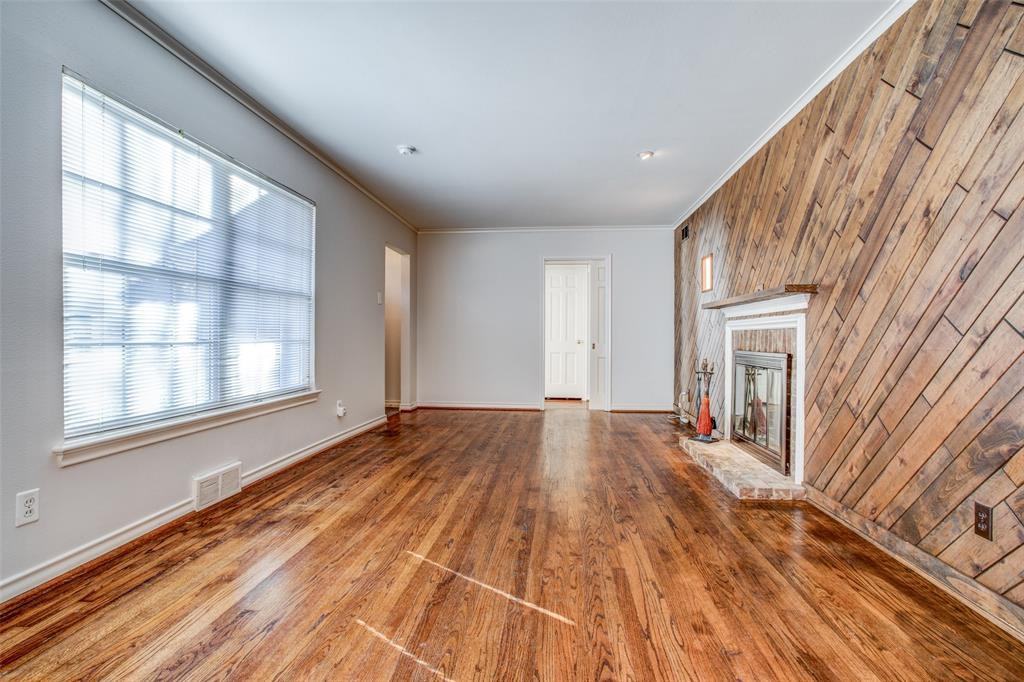 9827 Estacado Dr - Photo 3 of 14