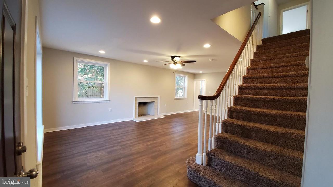 122 Wetherill Road - Photo 3 of 17