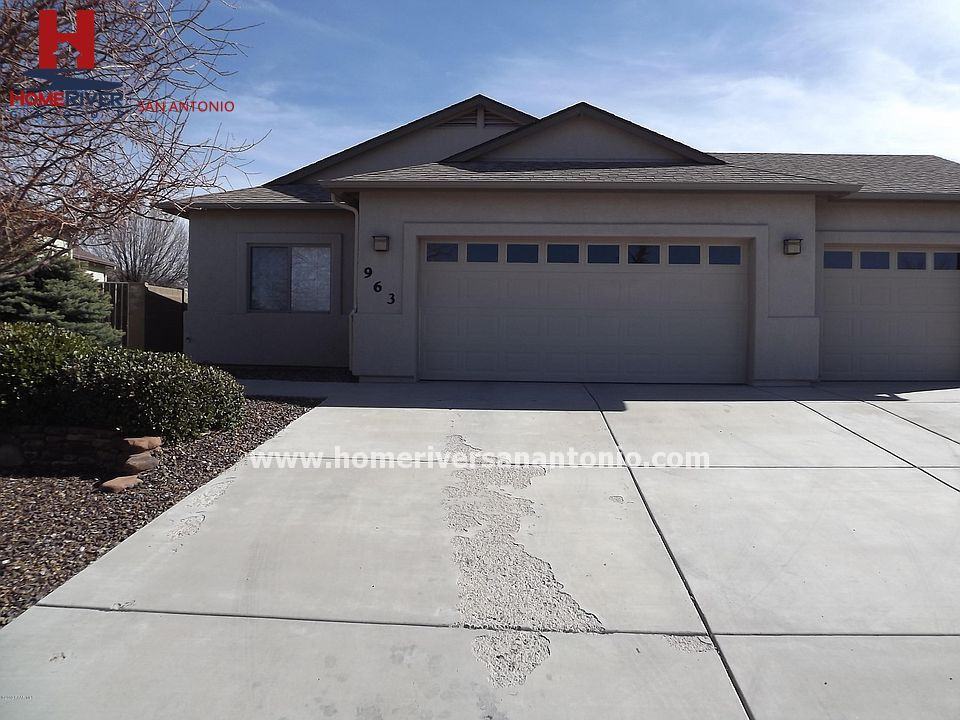 963 Newton Way - Photo 3 of 16