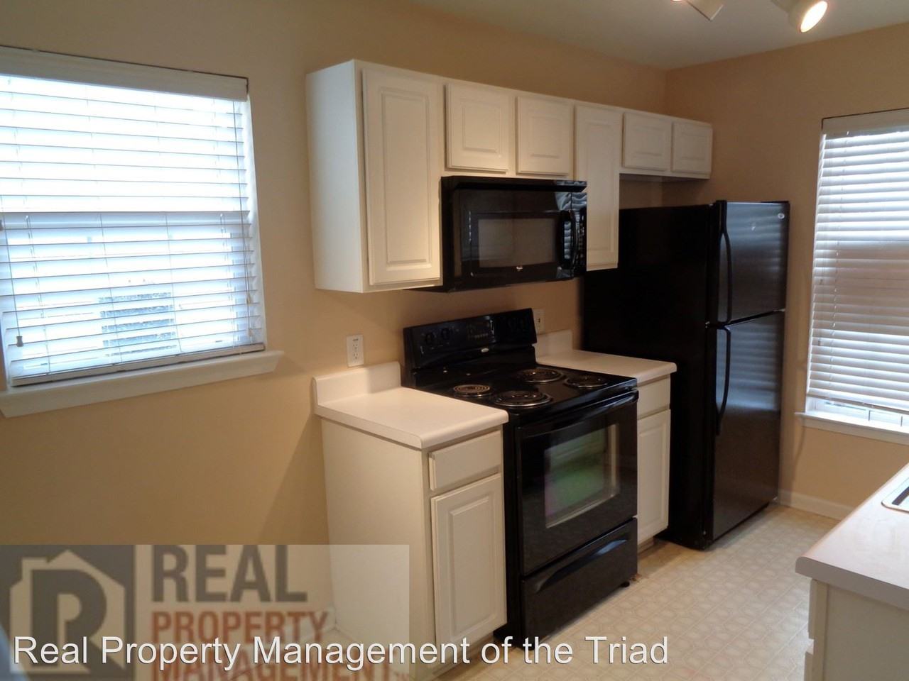 3389 Hyde Place Circle - Photo 3 of 17