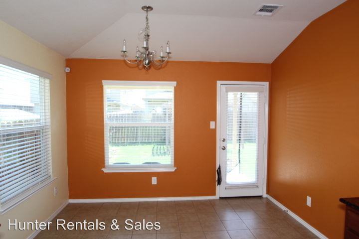 5002 Allegany Dr - Photo 3 of 9