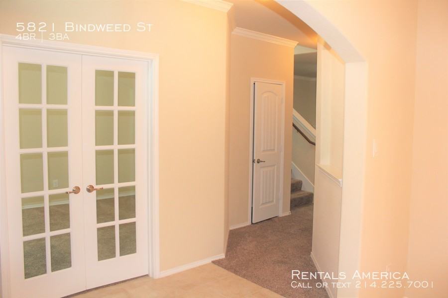 5821 Bindweed St - Photo 3 of 18