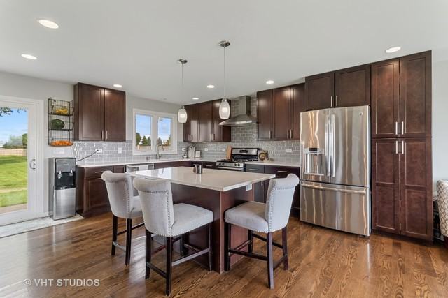 19510 Sharp - Photo 3 of 32