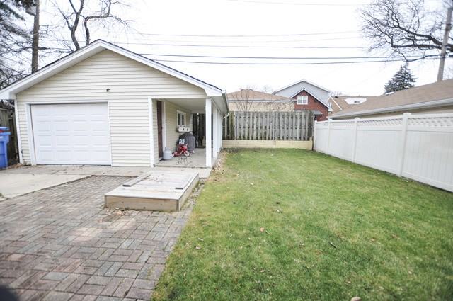 9416 Oakley - Photo 3 of 38