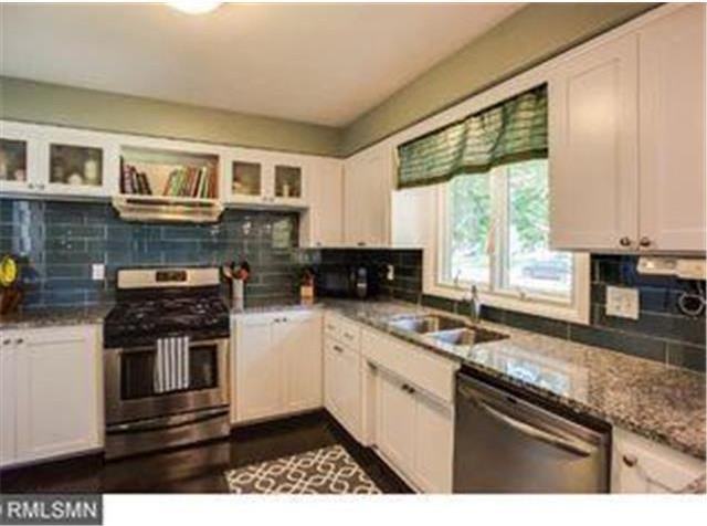 901 W 61st Street - Photo 2 of 9