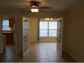 652 Mandan Ave - Photo 3 of 10