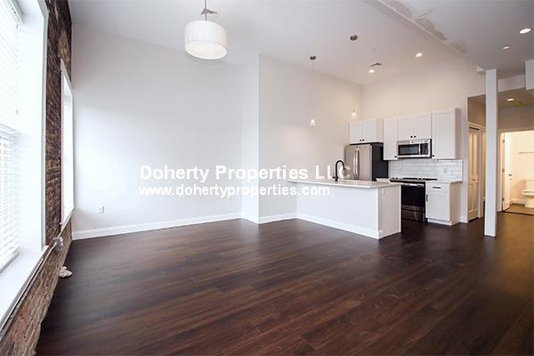 122 Washington - Photo 2 of 7