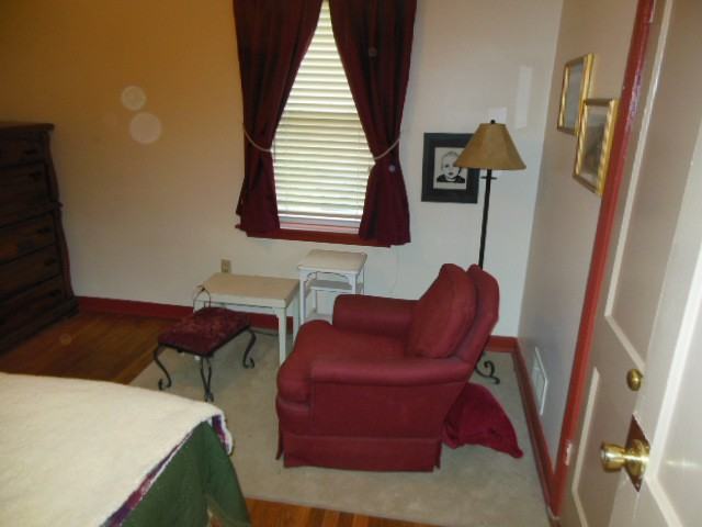 3034 Fenwick Rd - Photo 3 of 10