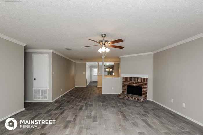 1421 Anna Lea Lane - Photo 3 of 16