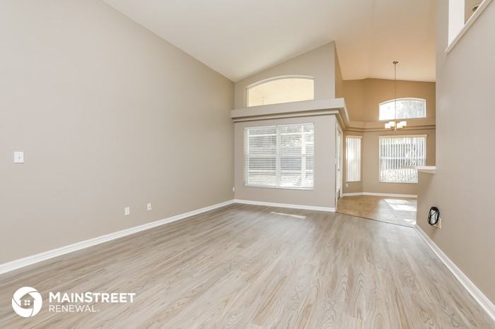 5483 Glen Oak Place - Photo 3 of 16