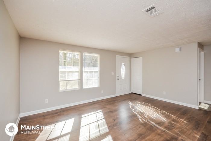 5176 Martins Crossing Road - Photo 3 of 16