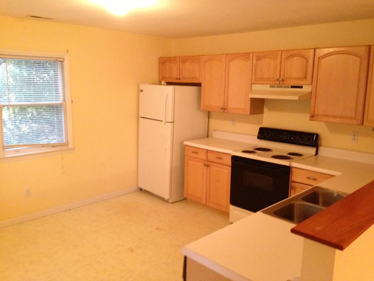 429 Peak St - Photo 2 of 10