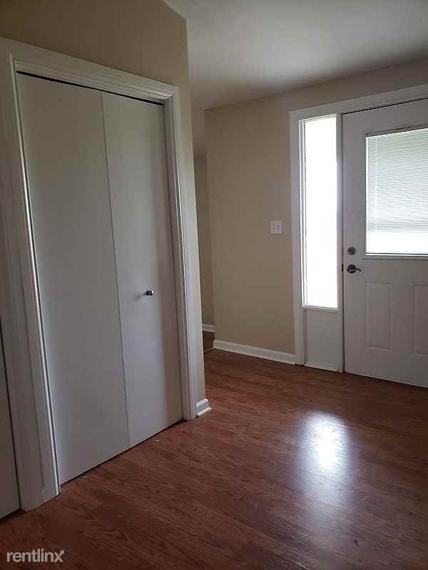 32449 South Drecksler Road - Photo 2 of 8