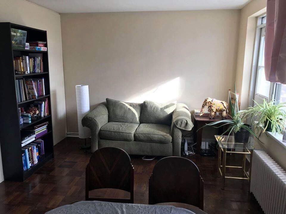 470 Mortimer Ave - Photo 3 of 9