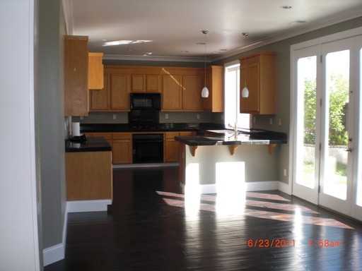 1056 Ivy Glen Dr - Photo 2 of 6