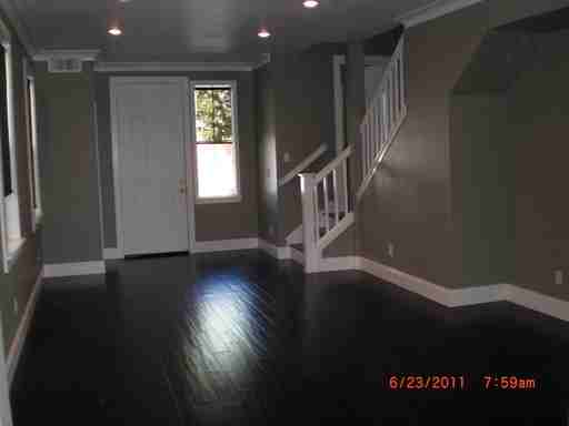 1056 Ivy Glen Dr - Photo 3 of 6