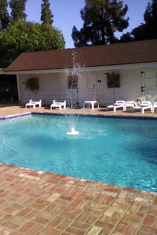 Private Room + Jacuzzi Tub in Large Pool Home! *420 Friendly!* Apartments for Rent 9231 Encino