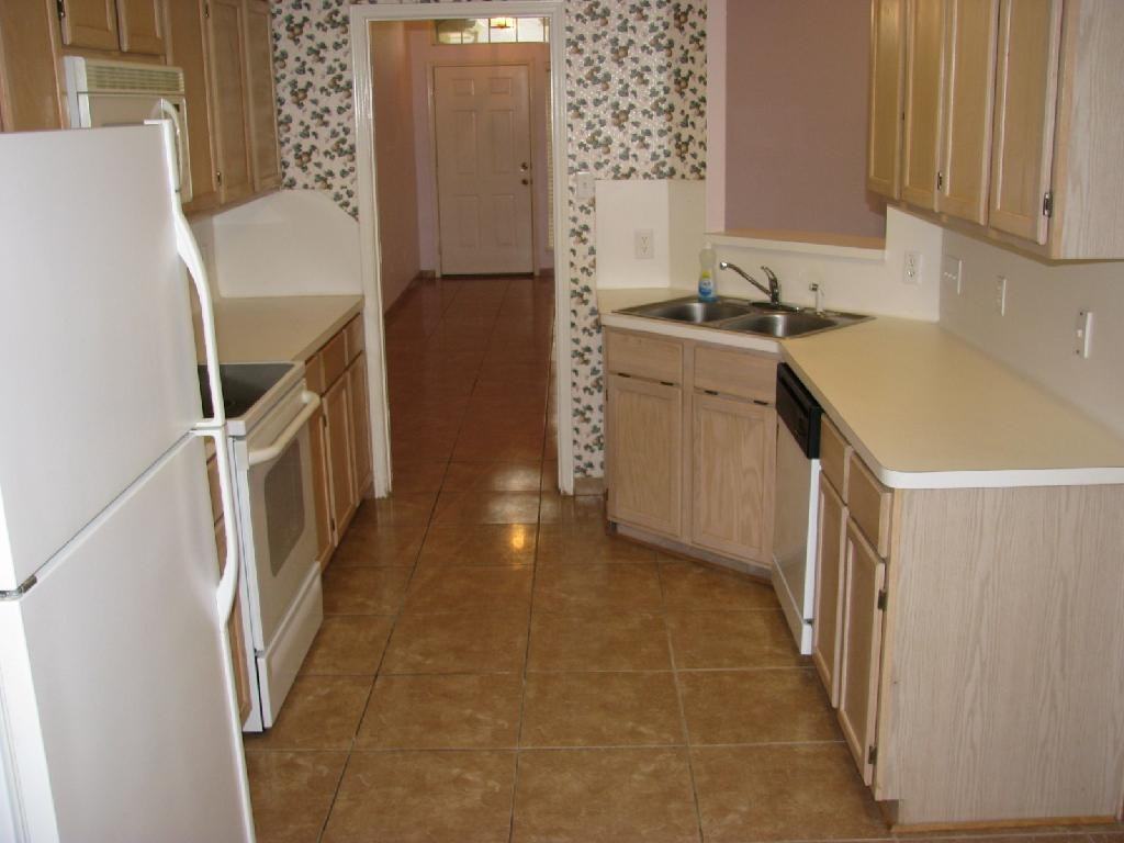 7313 Birchmont Dr - Photo 3 of 9